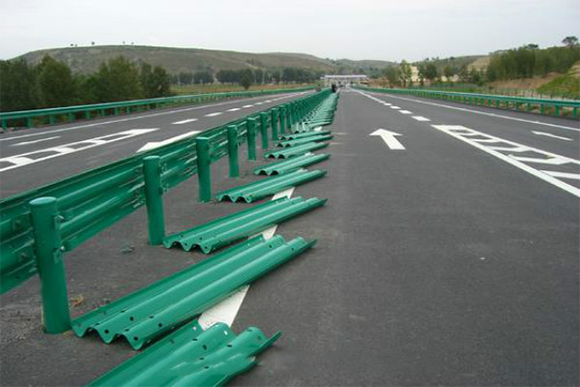 郴州波形护栏的维护与管理确保道路安全的关键步骤